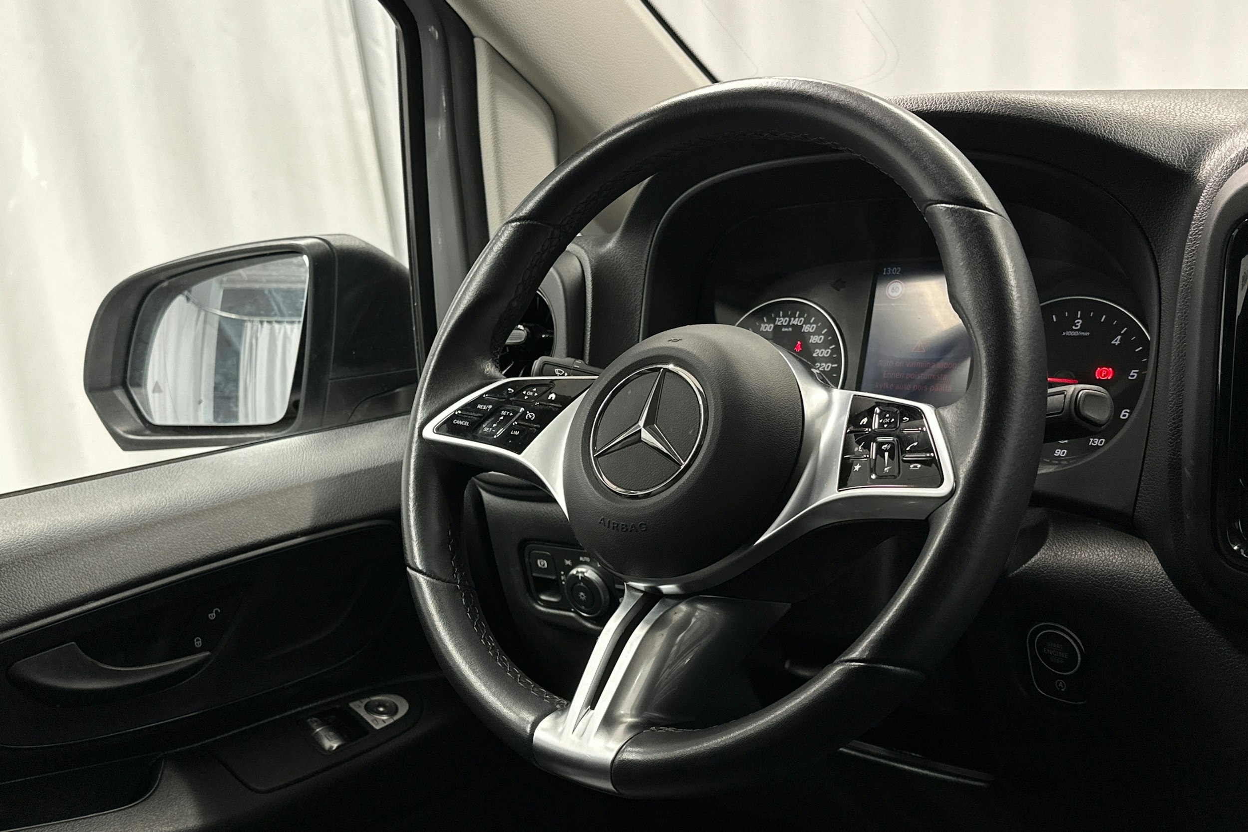 valkoinen Mercedes-Benz Vito 2024 kuva 10.