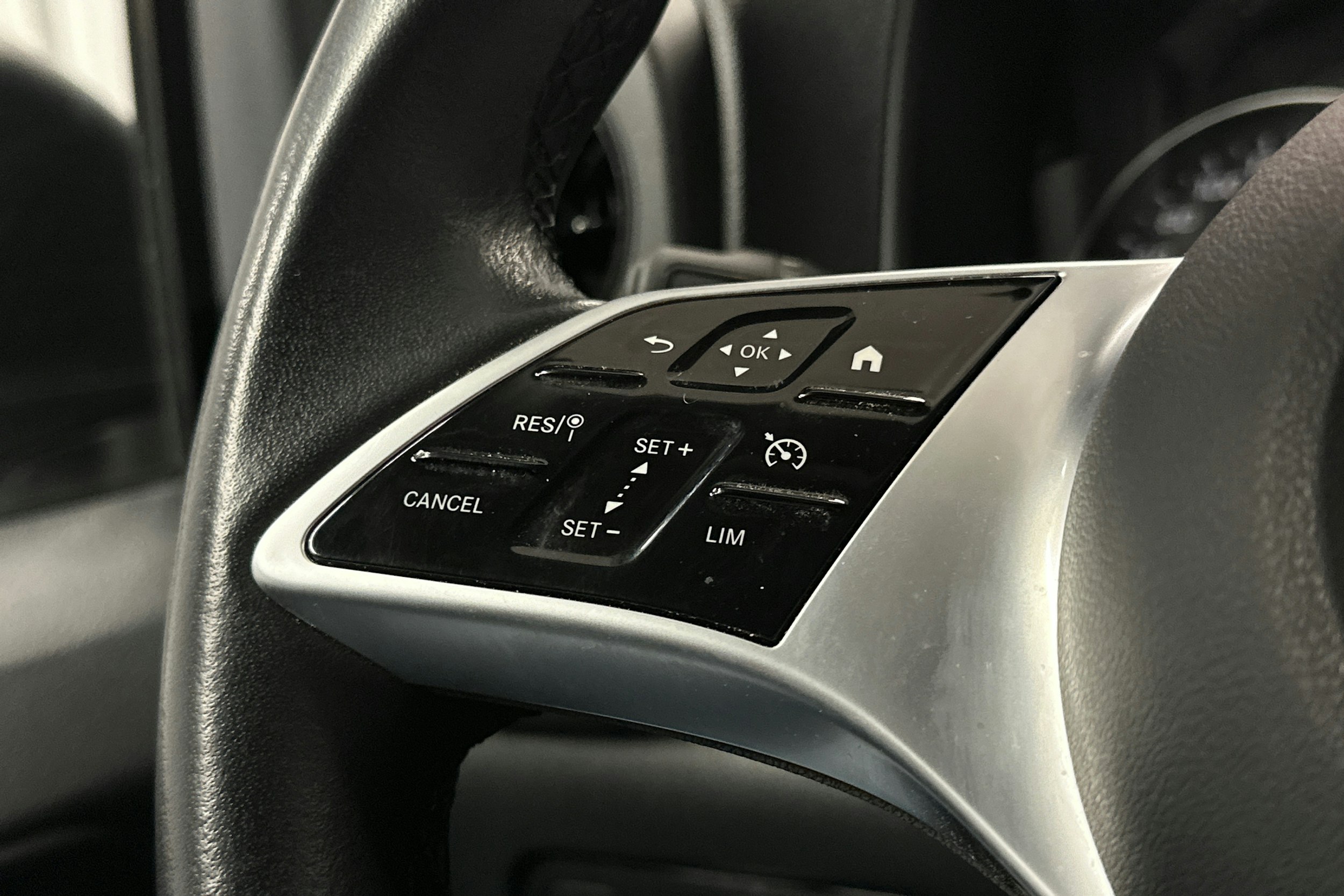 valkoinen Mercedes-Benz Vito 2024 kuva 12.
