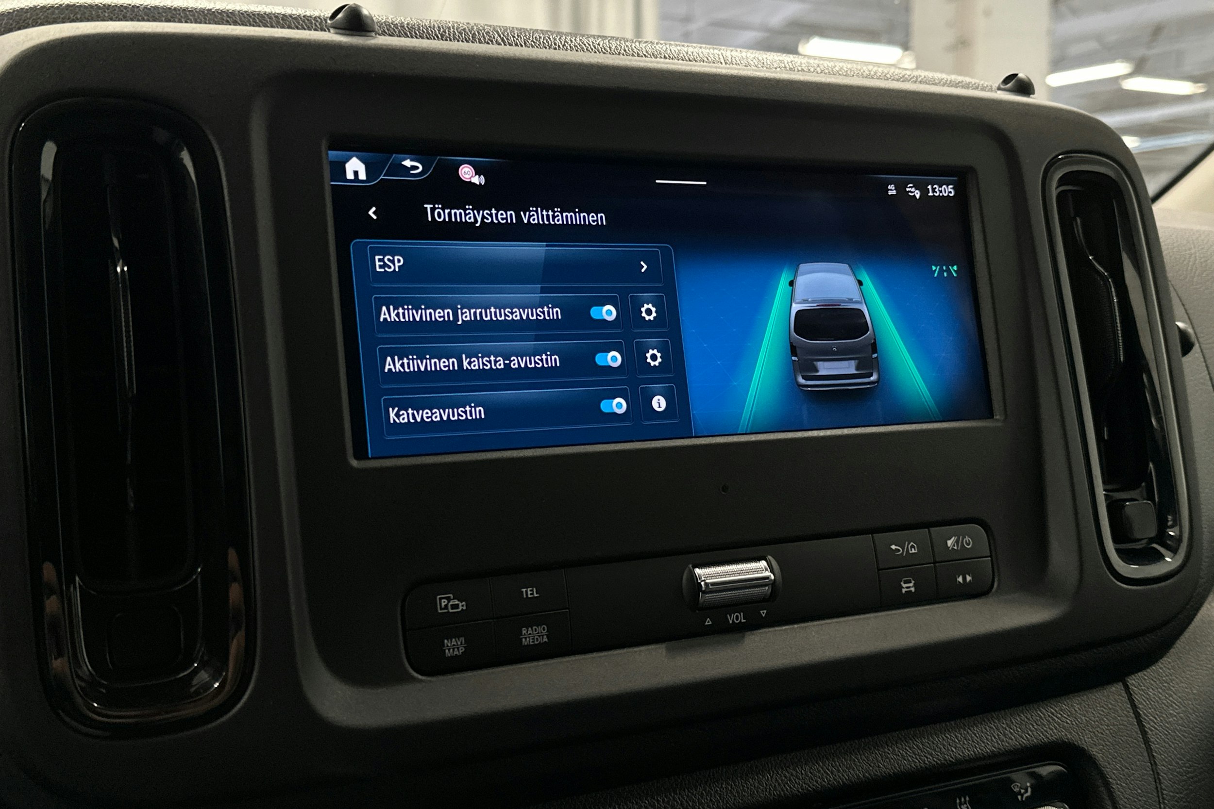 valkoinen Mercedes-Benz Vito 2024 kuva 17.