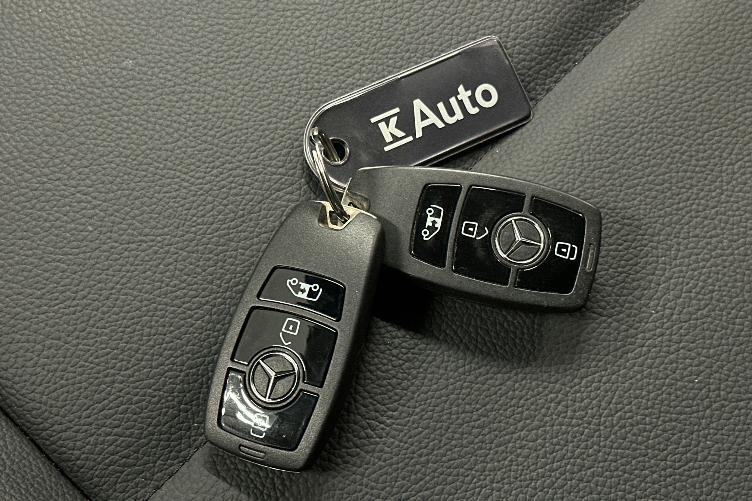 valkoinen Mercedes-Benz Vito 2024 kuva 25.