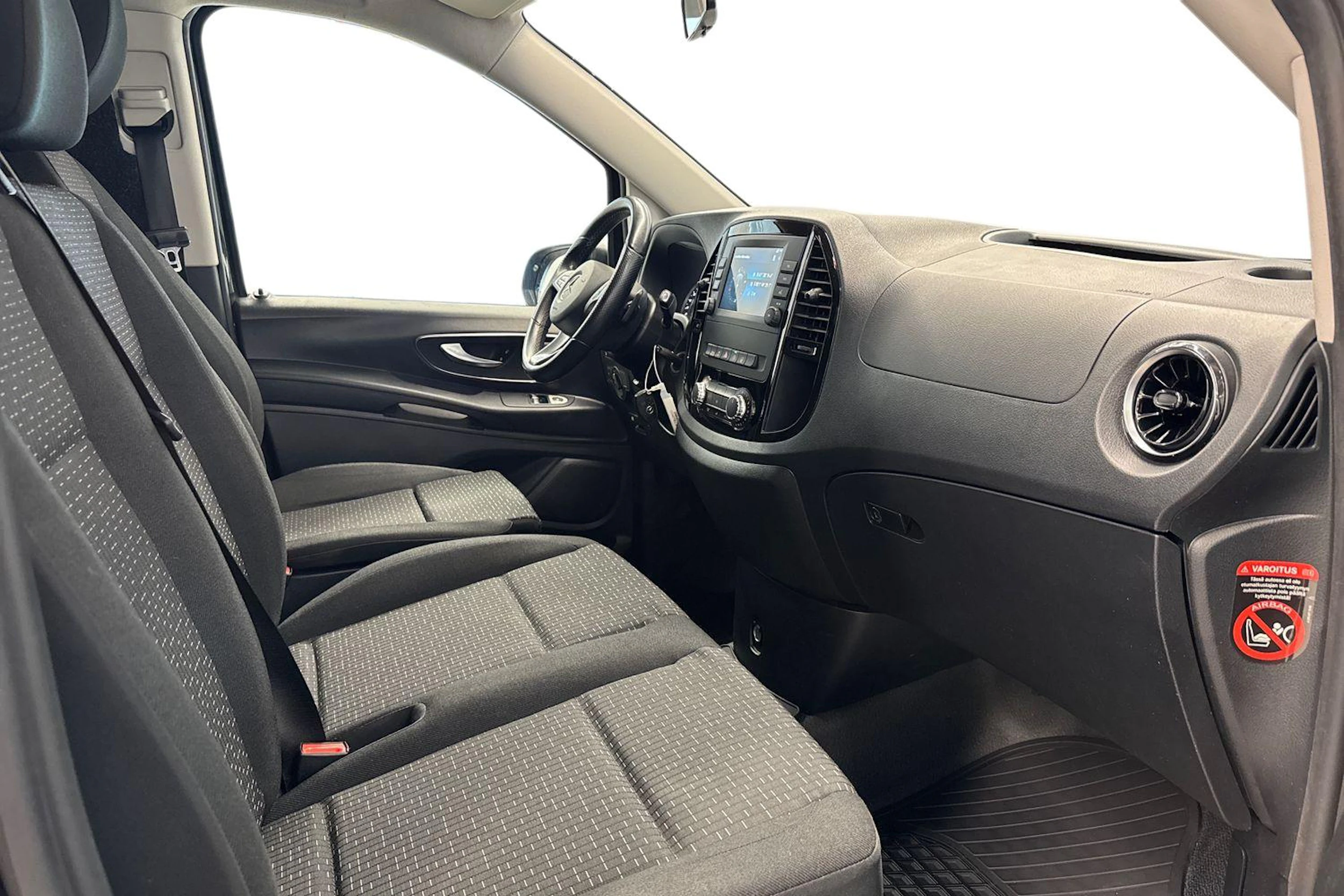 harmaa Mercedes-Benz Vito 2024 kuva 9.