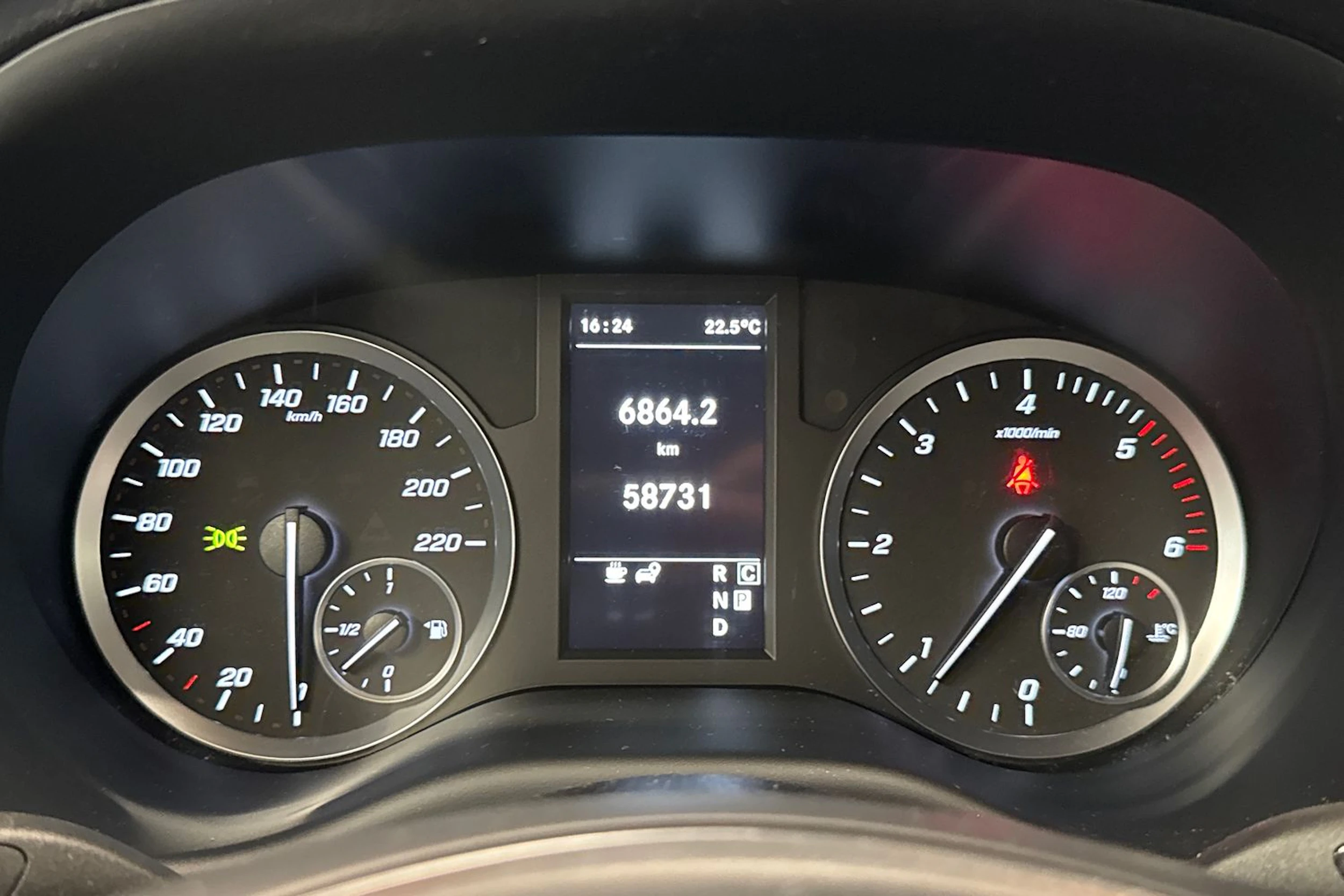 harmaa Mercedes-Benz Vito 2024 kuva 15.