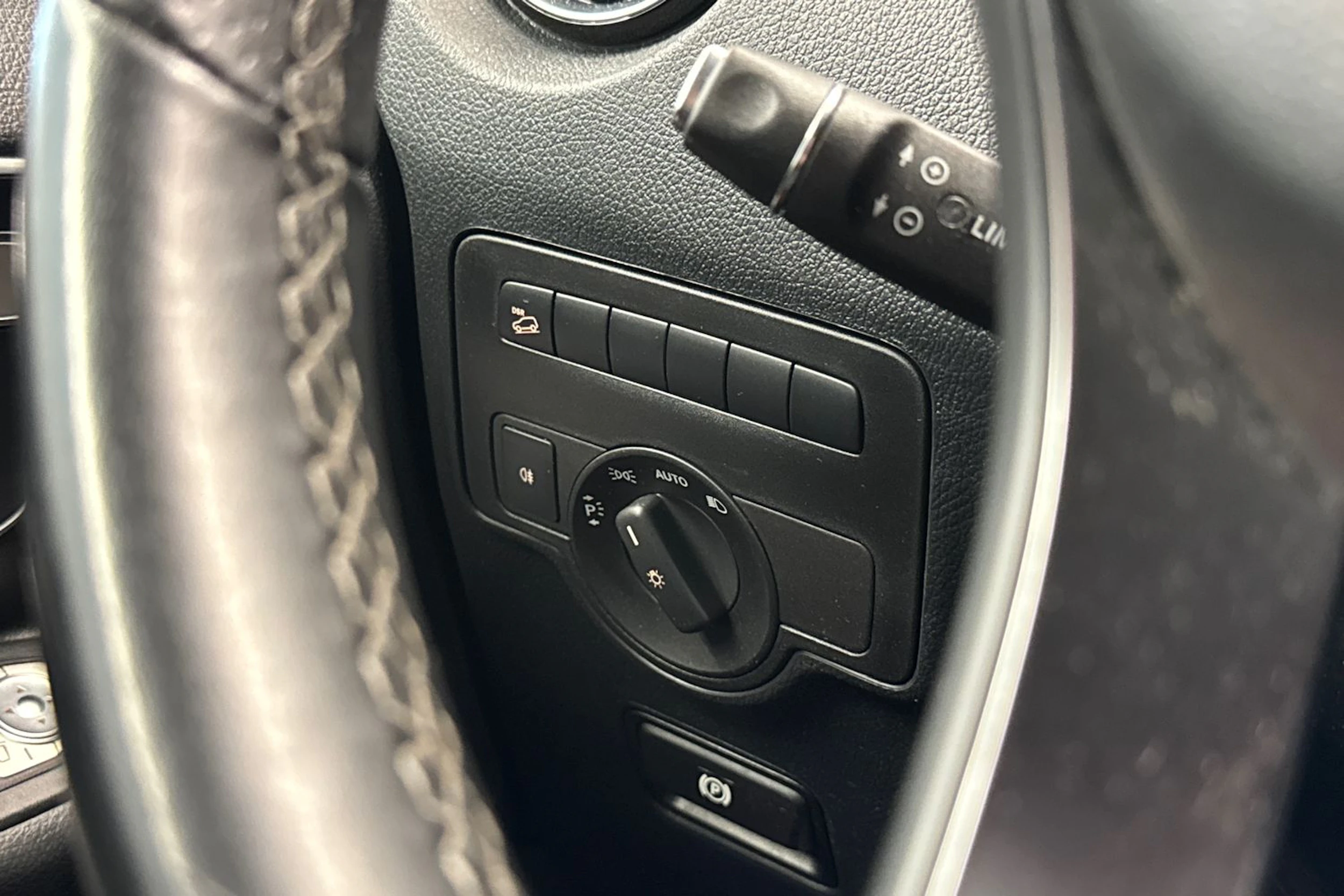 harmaa Mercedes-Benz Vito 2024 kuva 23.