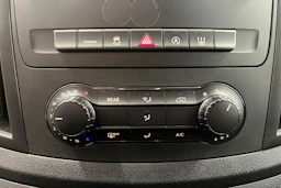musta Mercedes-Benz Vito 2024 kuva 18.