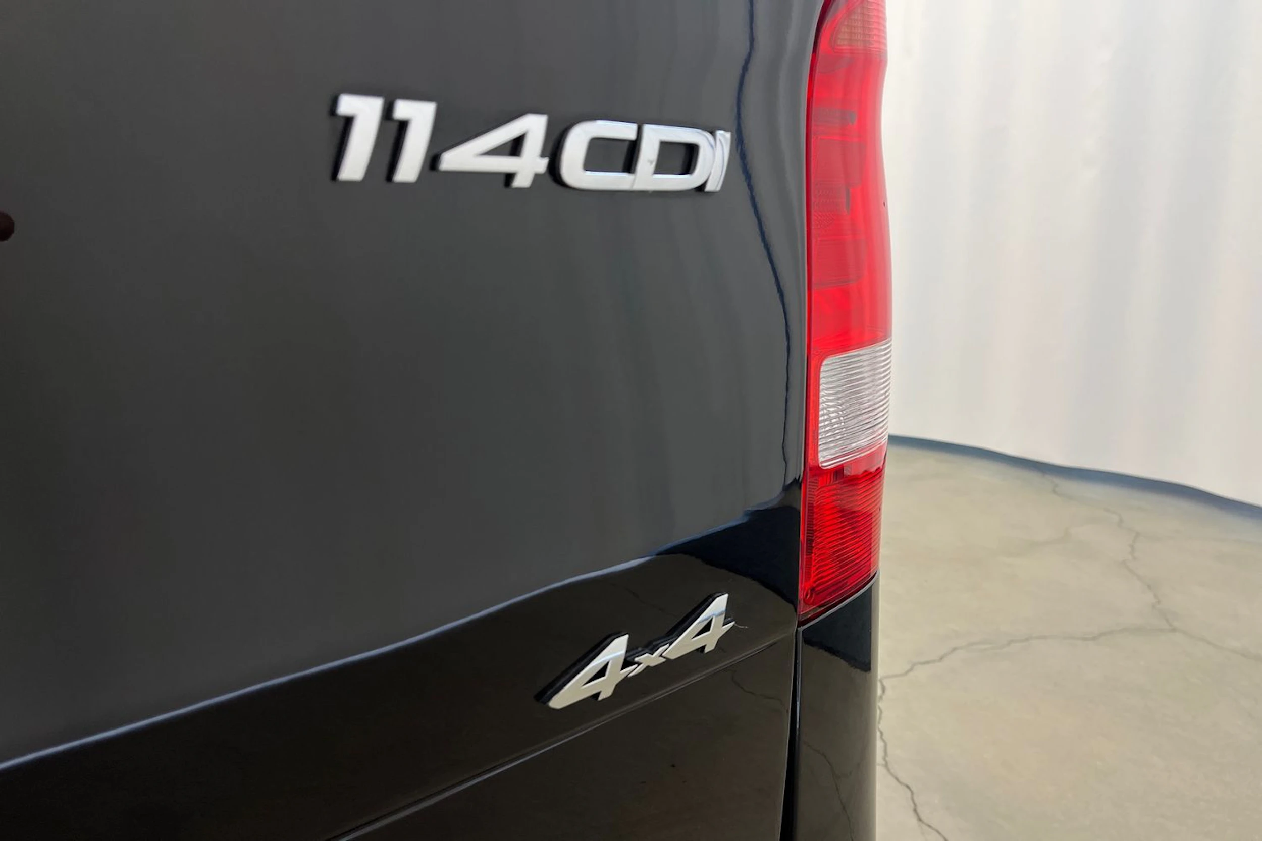 musta Mercedes-Benz Vito 2024 kuva 28.