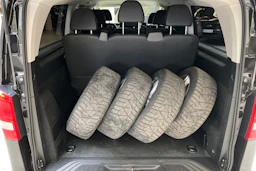 musta Mercedes-Benz Vito 2024 kuva 15.