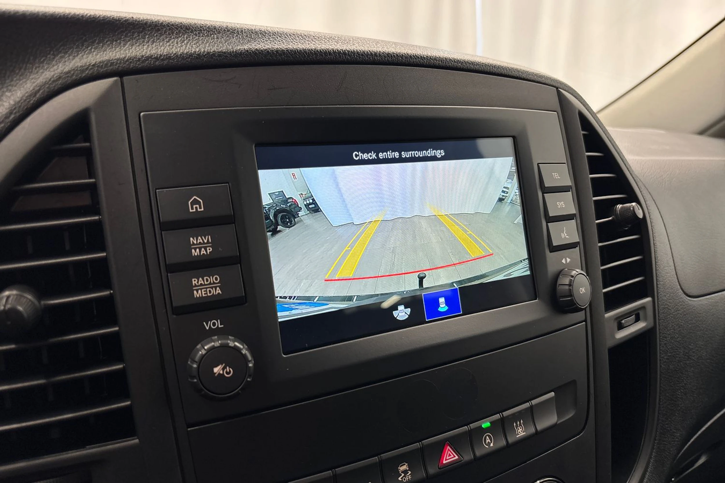 musta Mercedes-Benz Vito 2024 kuva 18.