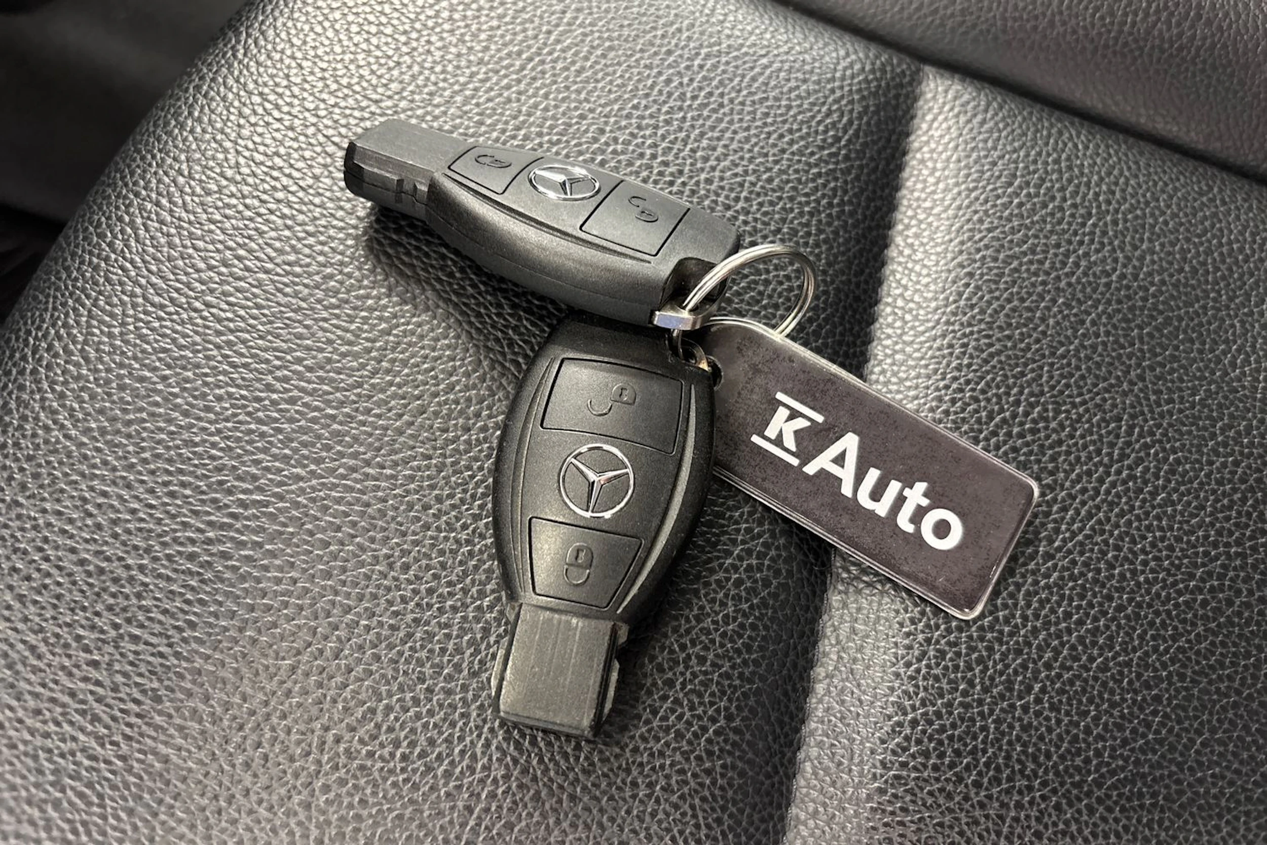 musta Mercedes-Benz Vito 2024 kuva 29.