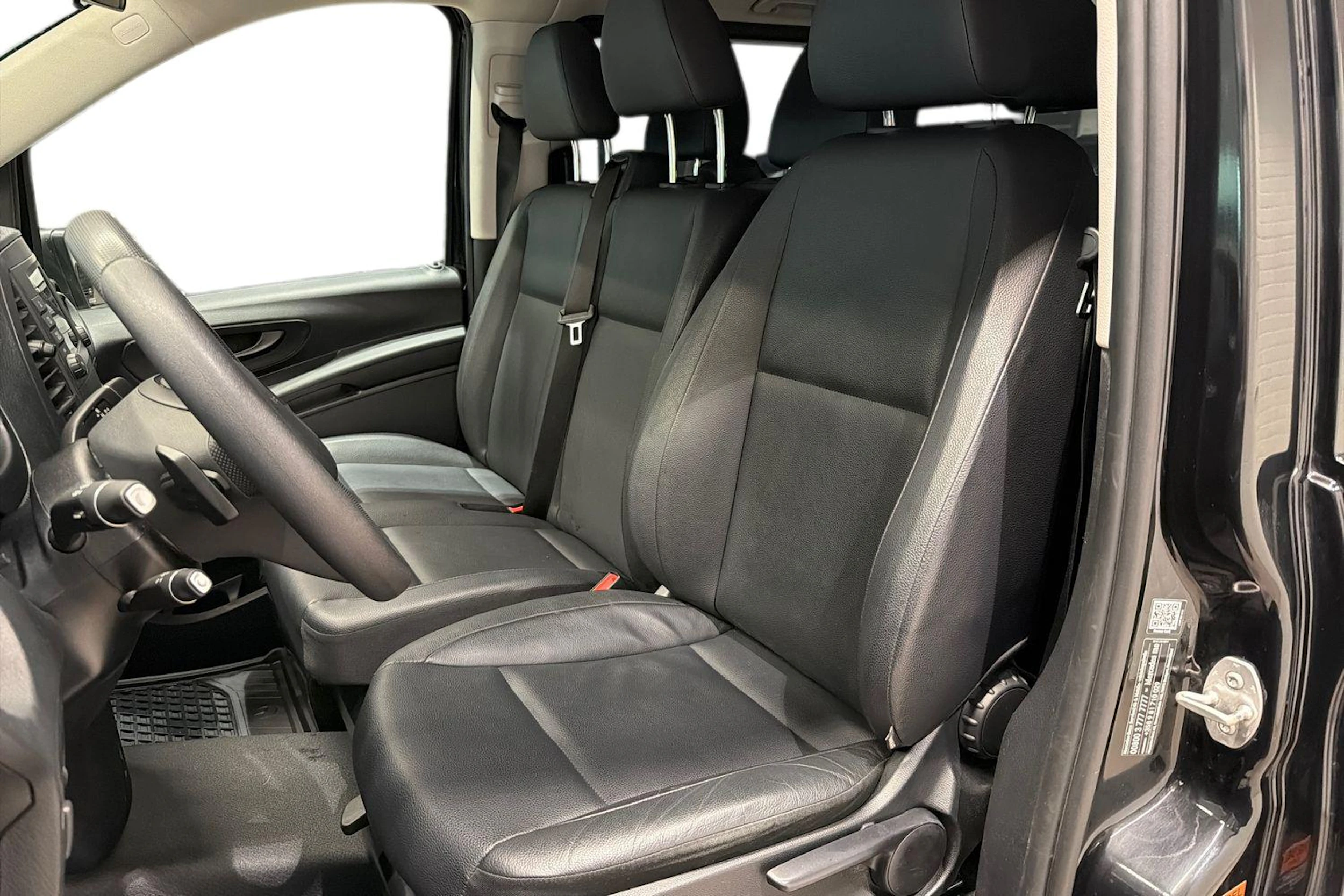 musta Mercedes-Benz Vito 2024 kuva 11.