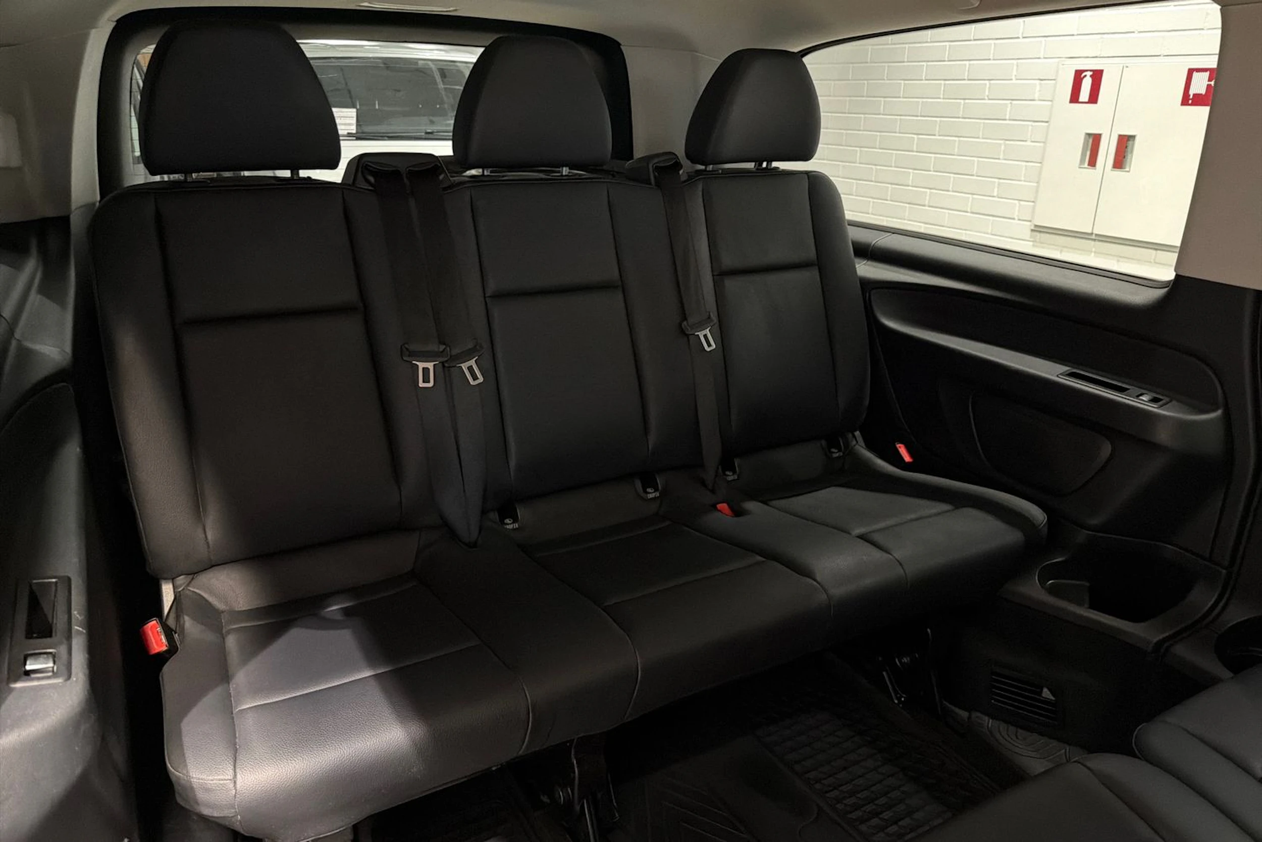 musta Mercedes-Benz Vito 2024 kuva 21.