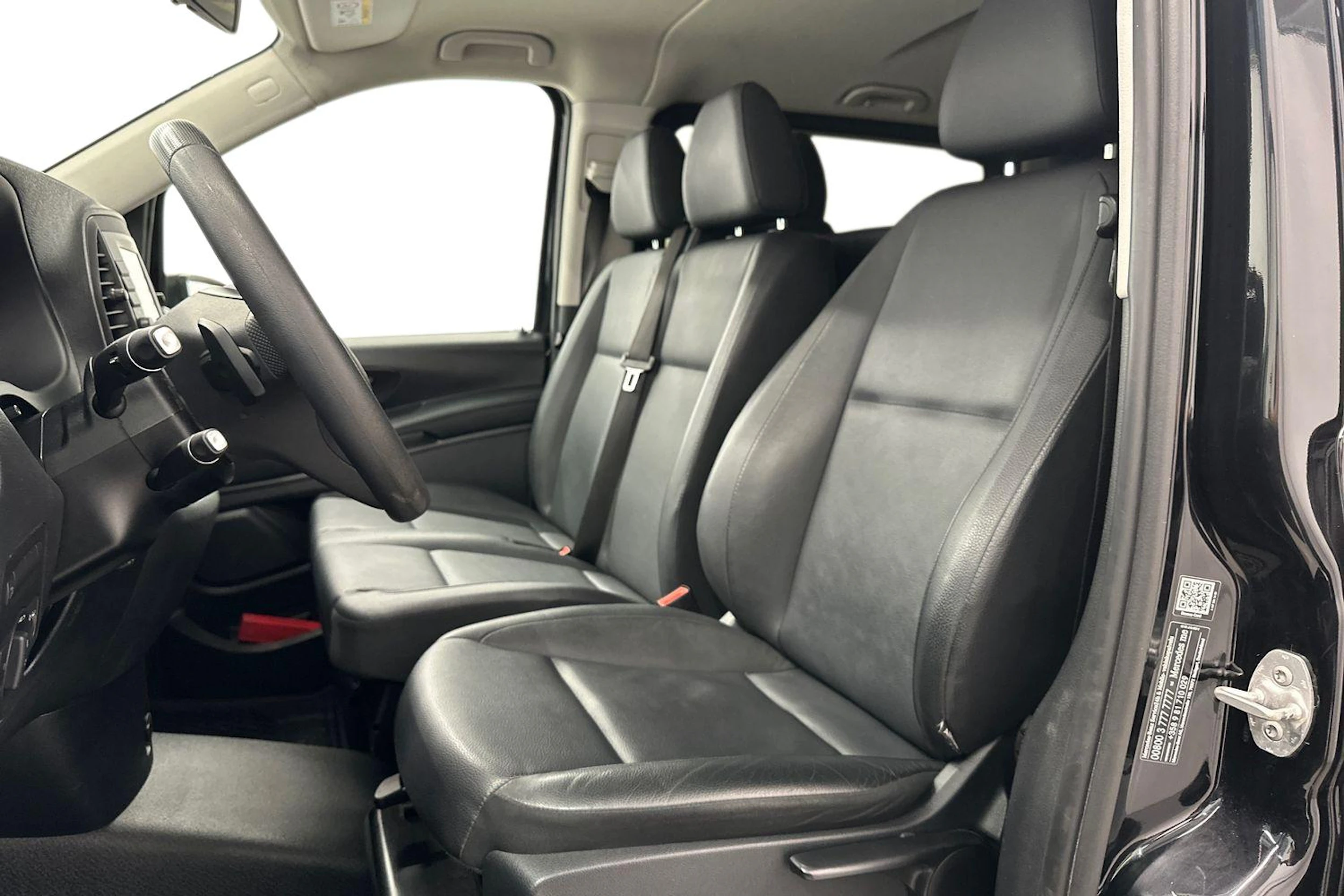 musta Mercedes-Benz Vito 2024 kuva 8.