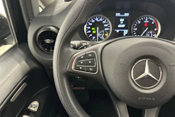 musta Mercedes-Benz Vito 2024 kuva 11.