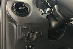 musta Mercedes-Benz Vito 2024 kuva 21.