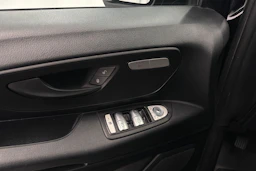 musta Mercedes-Benz Vito 2024 kuva 22.