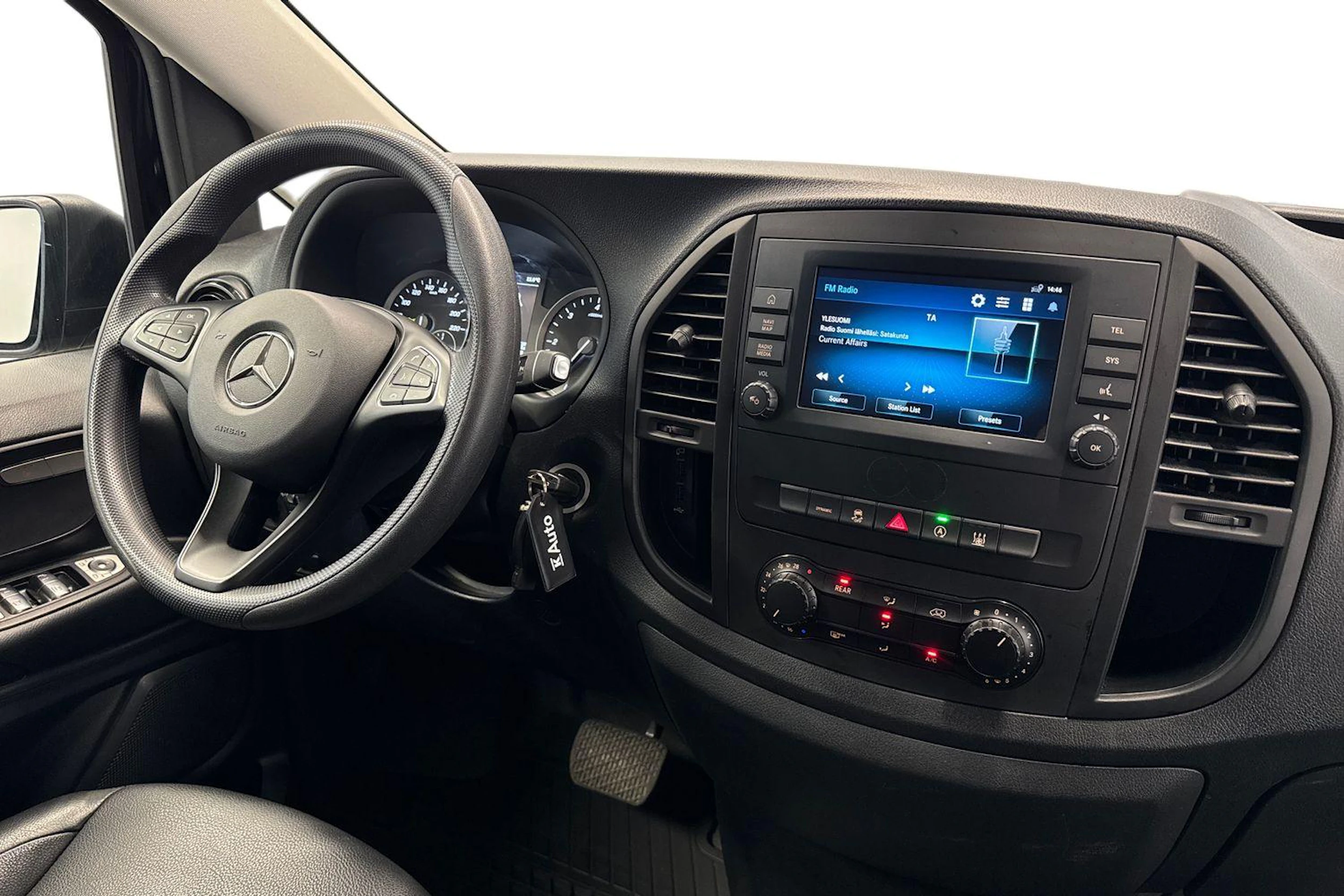 musta Mercedes-Benz Vito 2024 kuva 11.