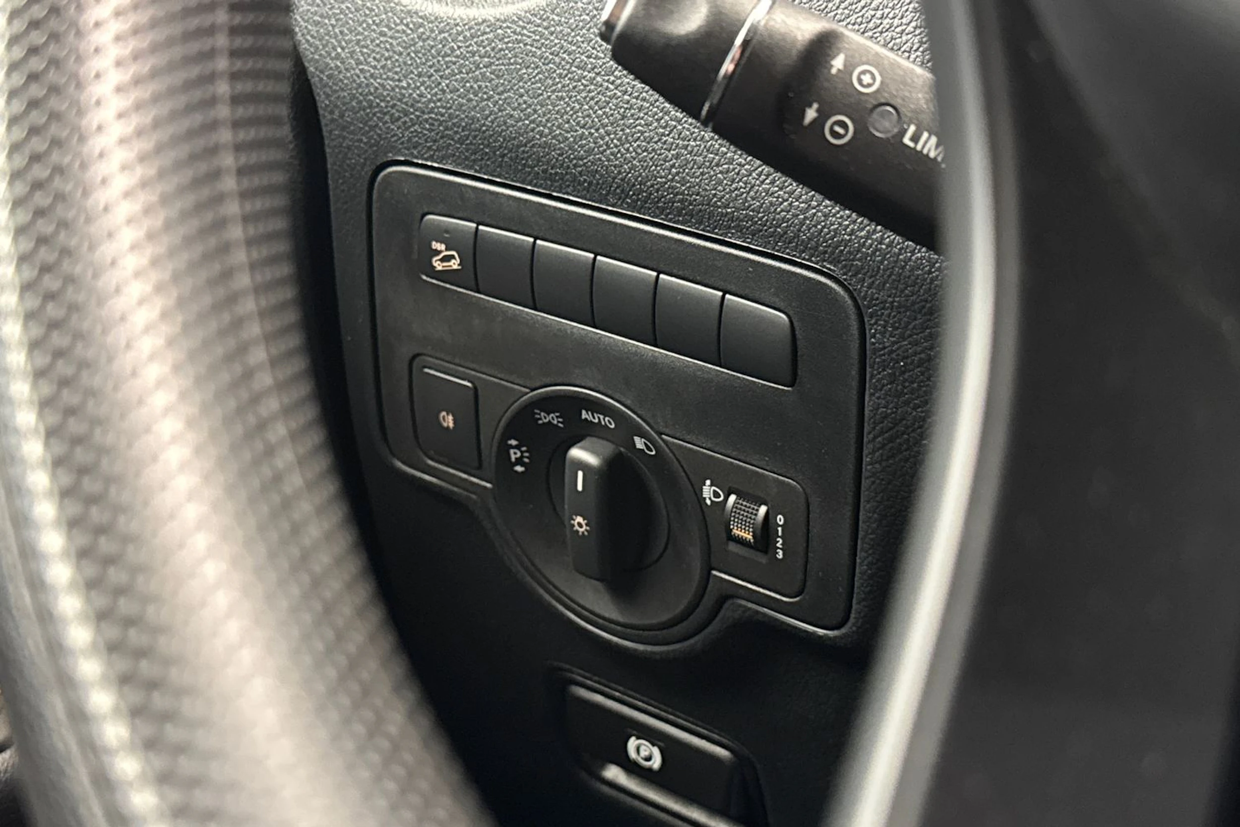 musta Mercedes-Benz Vito 2024 kuva 23.