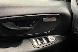 musta Mercedes-Benz Vito 2024 kuva 24.