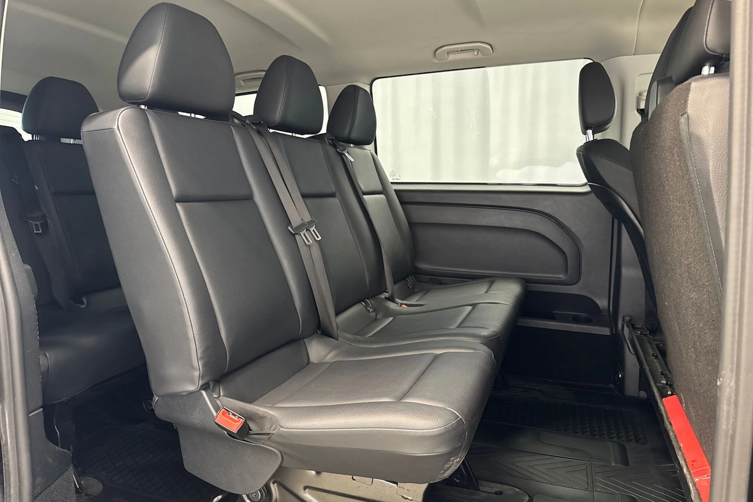musta Mercedes-Benz Vito 2024 kuva 26.