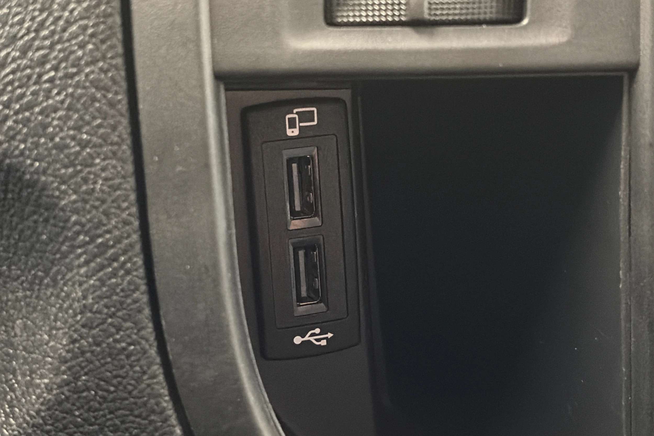musta Mercedes-Benz Vito 2024 kuva 23.