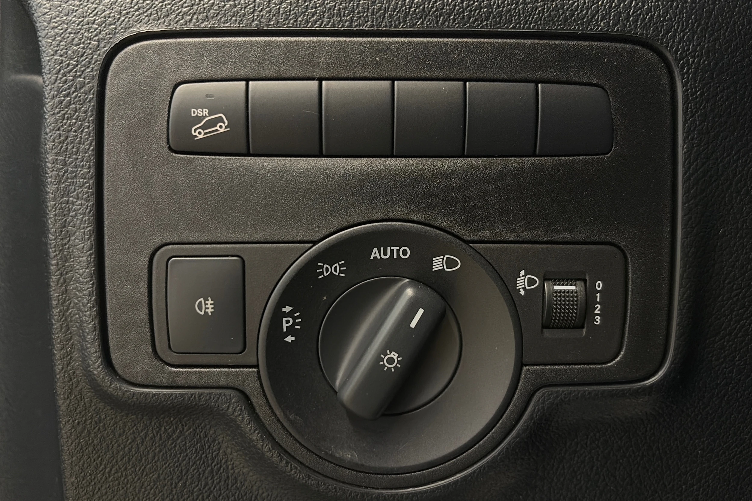 musta Mercedes-Benz Vito 2024 kuva 24.
