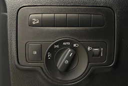 musta Mercedes-Benz Vito 2024 kuva 24.