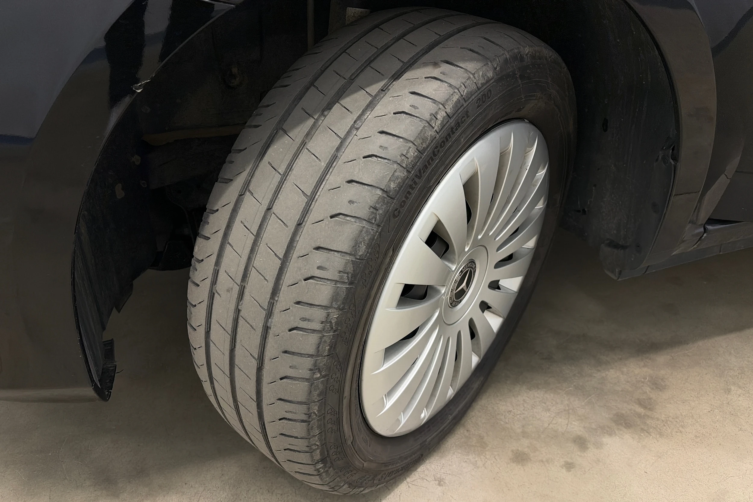 musta Mercedes-Benz Vito 2024 kuva 27.