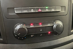 musta Mercedes-Benz Vito 2024 kuva 23.