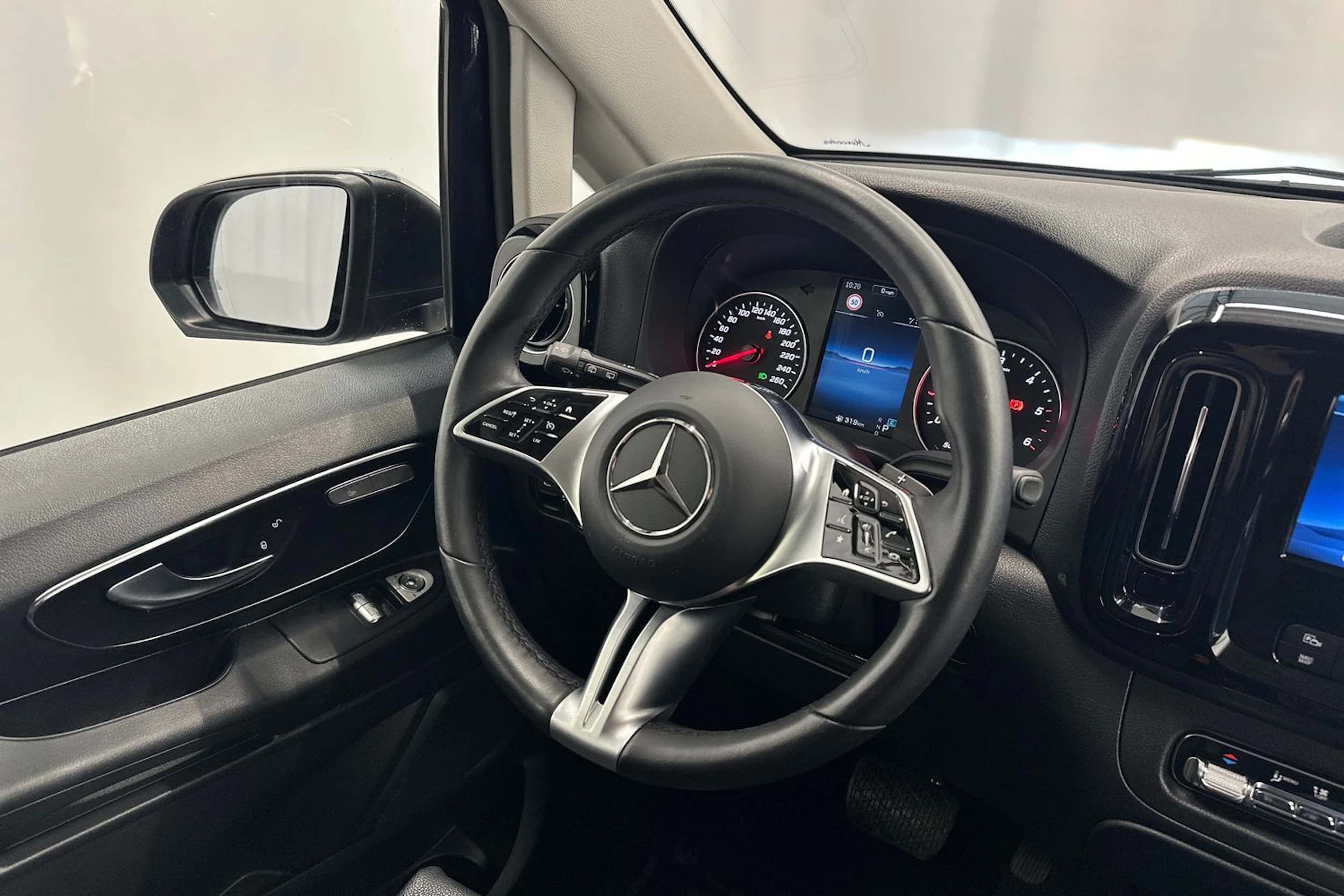 sininen Mercedes-Benz Vito 2024 kuva 10.