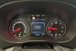 sininen Mercedes-Benz Vito 2024 kuva 14.