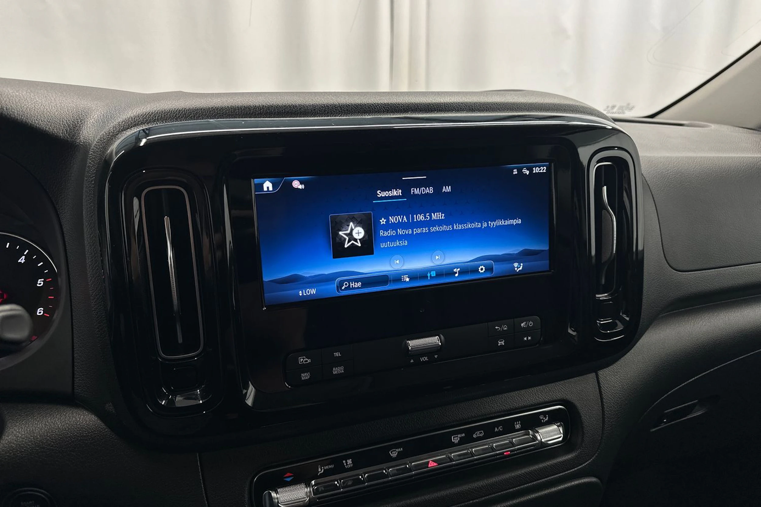 sininen Mercedes-Benz Vito 2024 kuva 16.