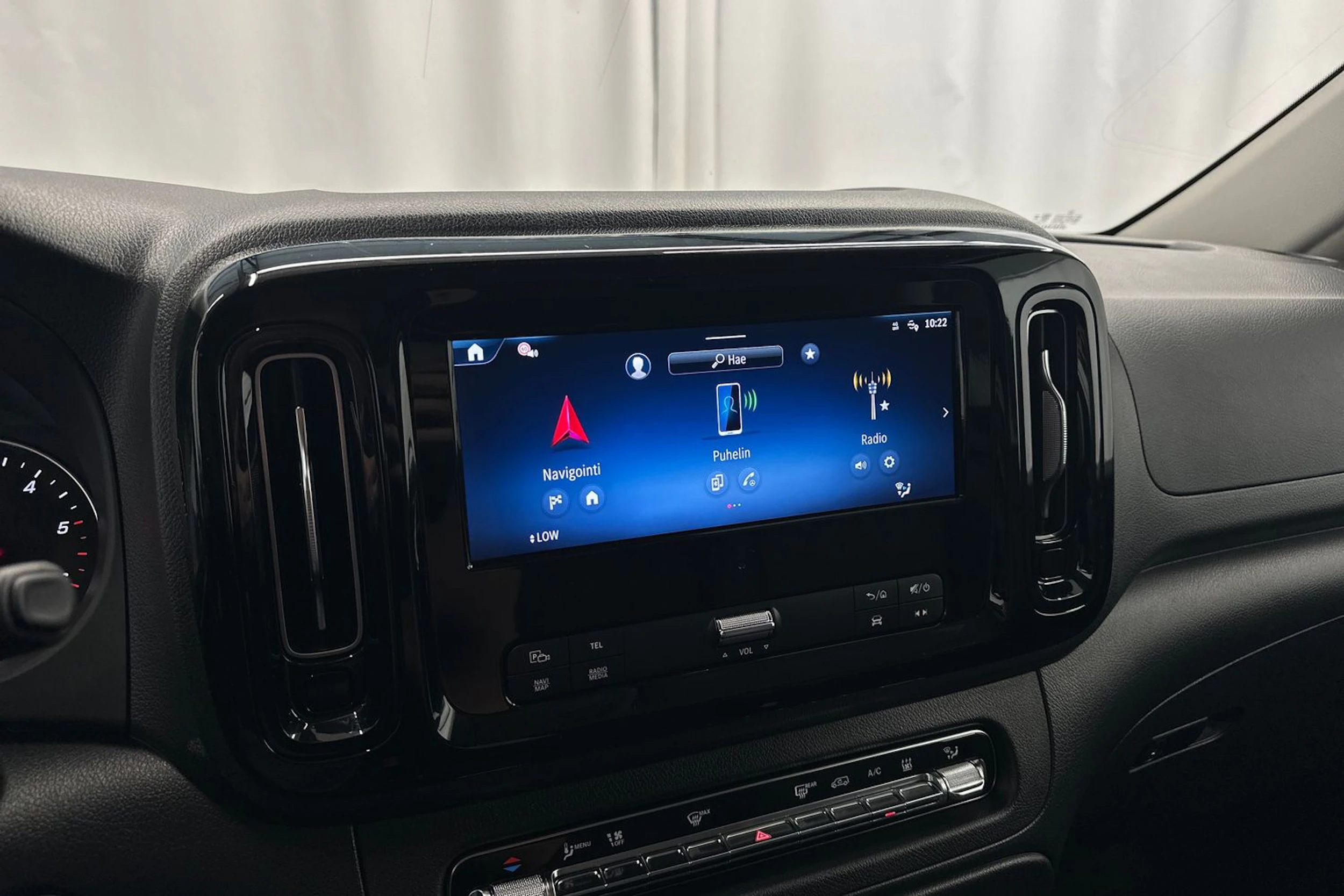 sininen Mercedes-Benz Vito 2024 kuva 17.