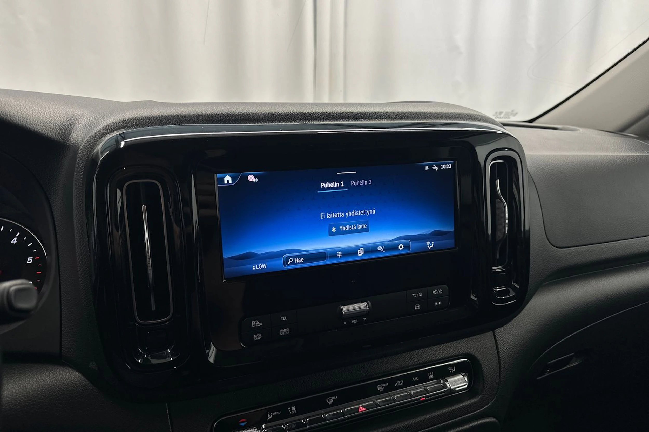 sininen Mercedes-Benz Vito 2024 kuva 19.