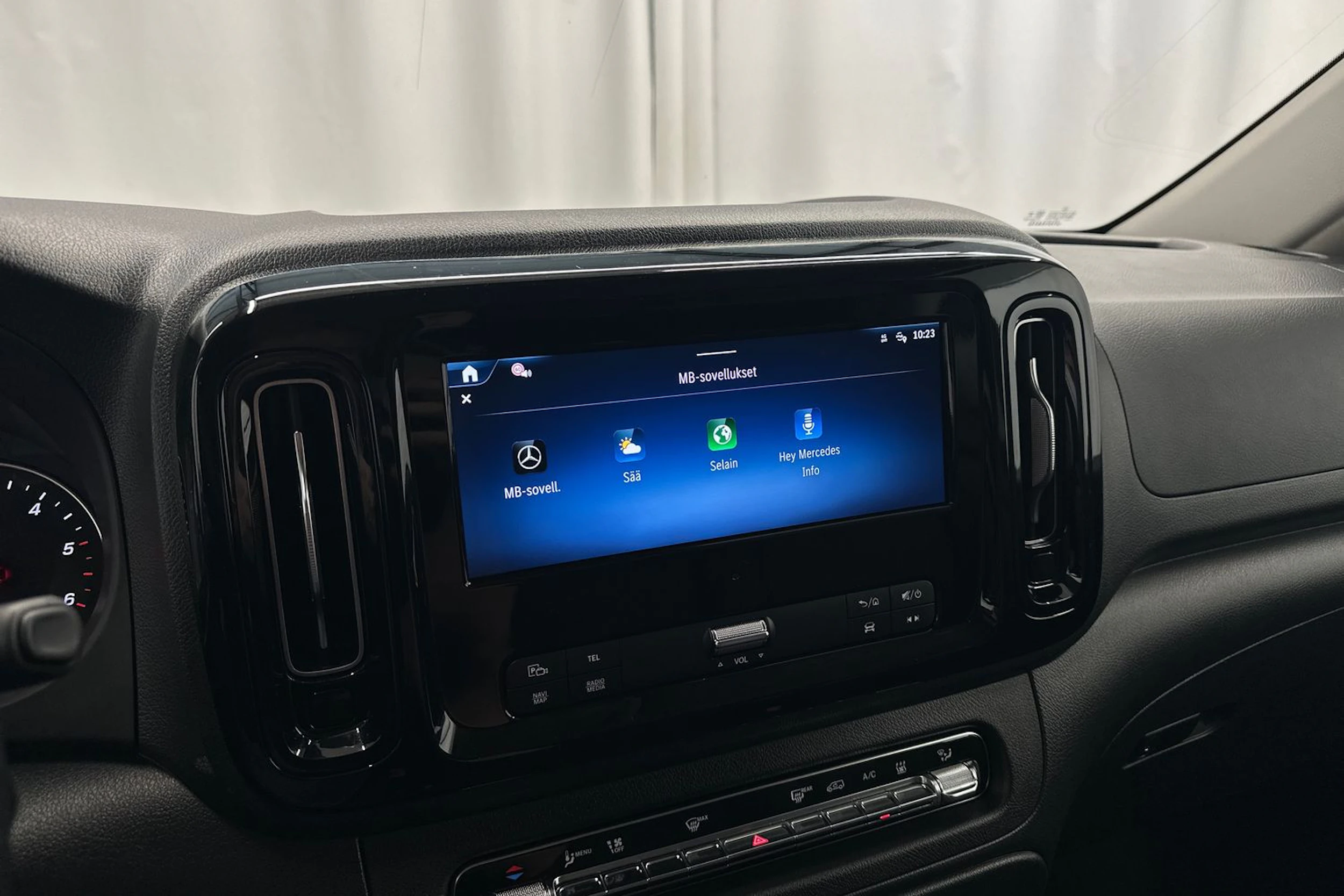 sininen Mercedes-Benz Vito 2024 kuva 20.