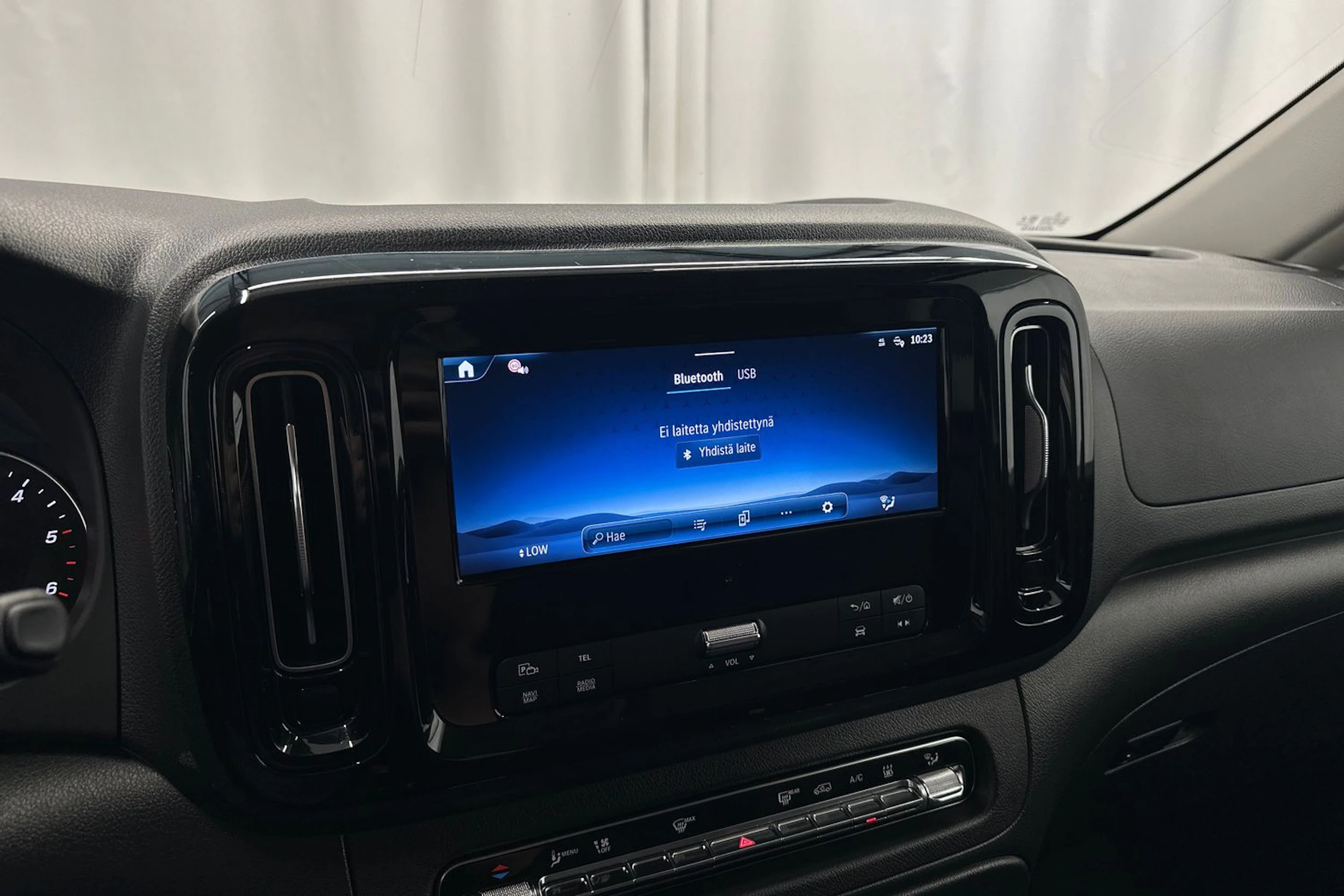 sininen Mercedes-Benz Vito 2024 kuva 21.