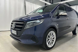 sininen Mercedes-Benz Vito 2024 kuva 32.