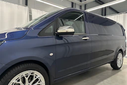 sininen Mercedes-Benz Vito 2024 kuva 34.