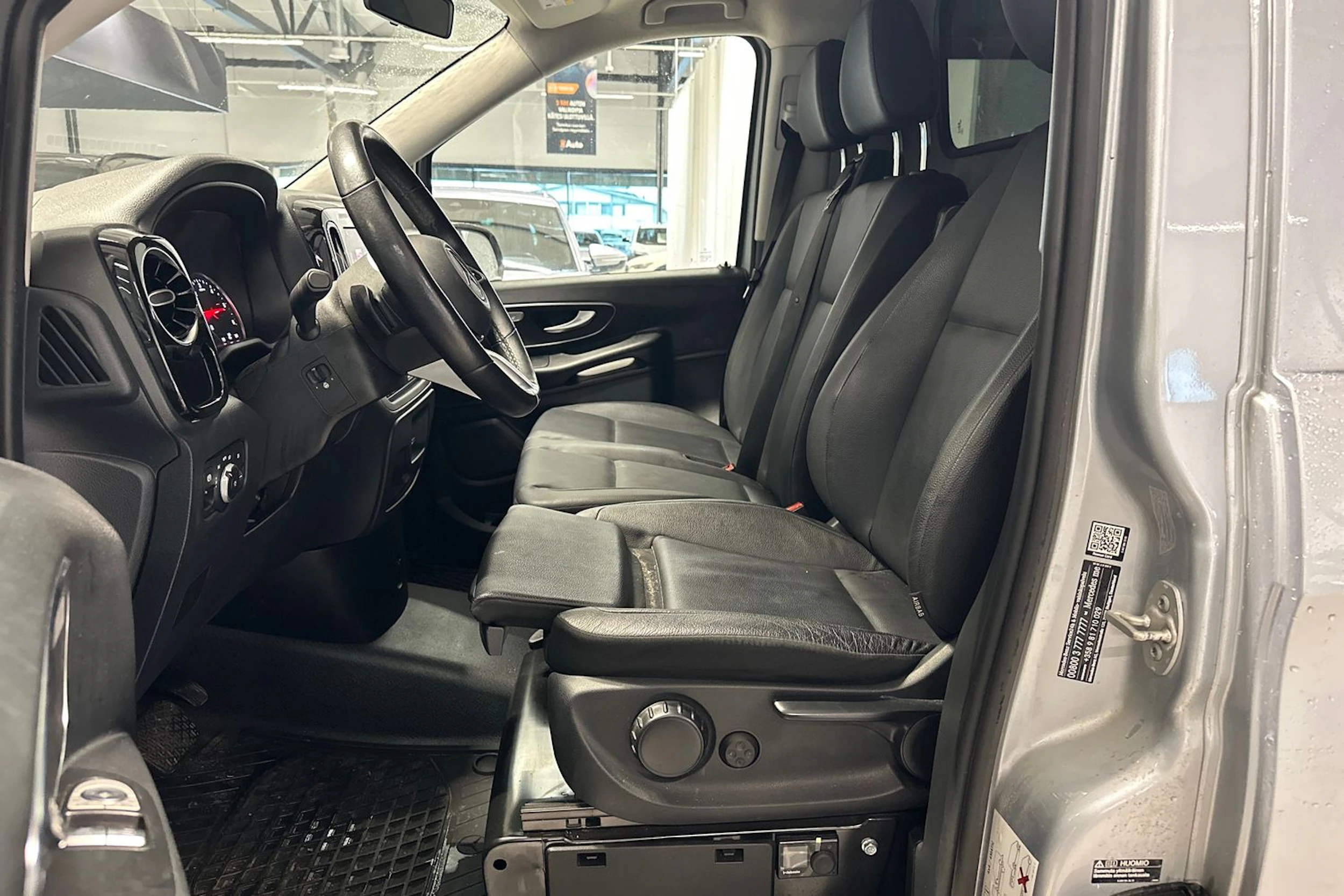 harmaa Mercedes-Benz Vito 2024 kuva 5.