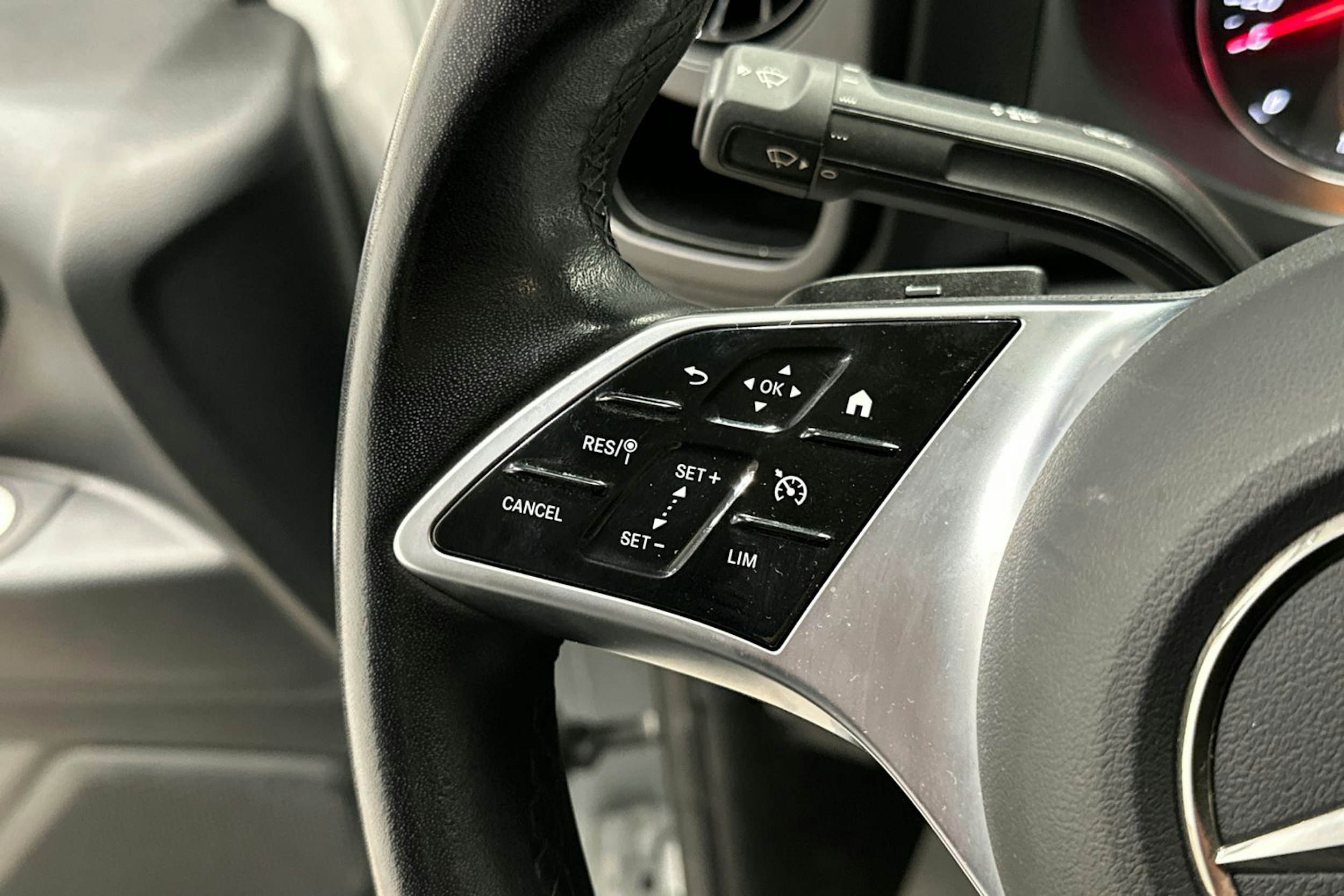 valkoinen Mercedes-Benz Vito 2025 kuva 15.