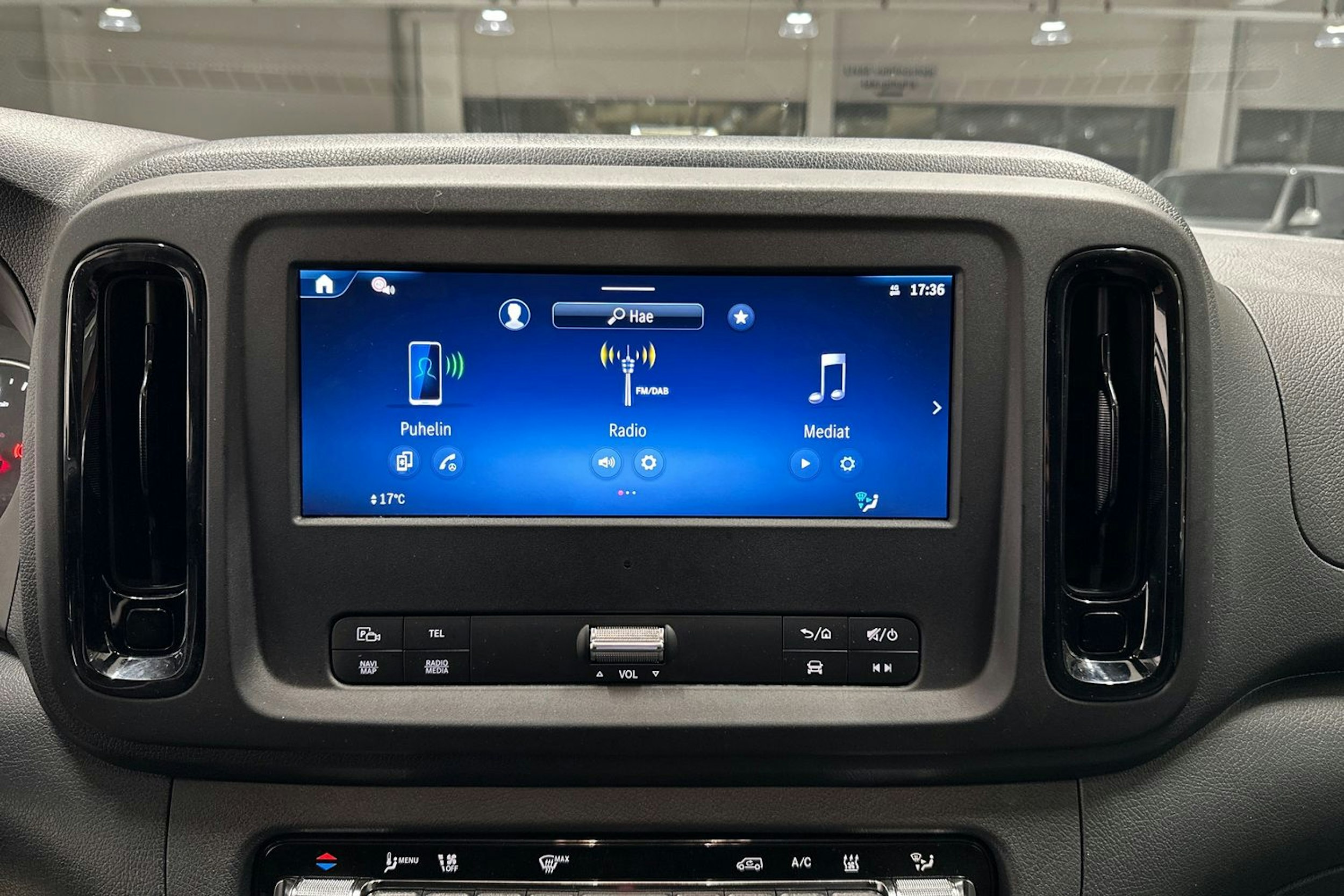 valkoinen Mercedes-Benz Vito 2025 kuva 18.