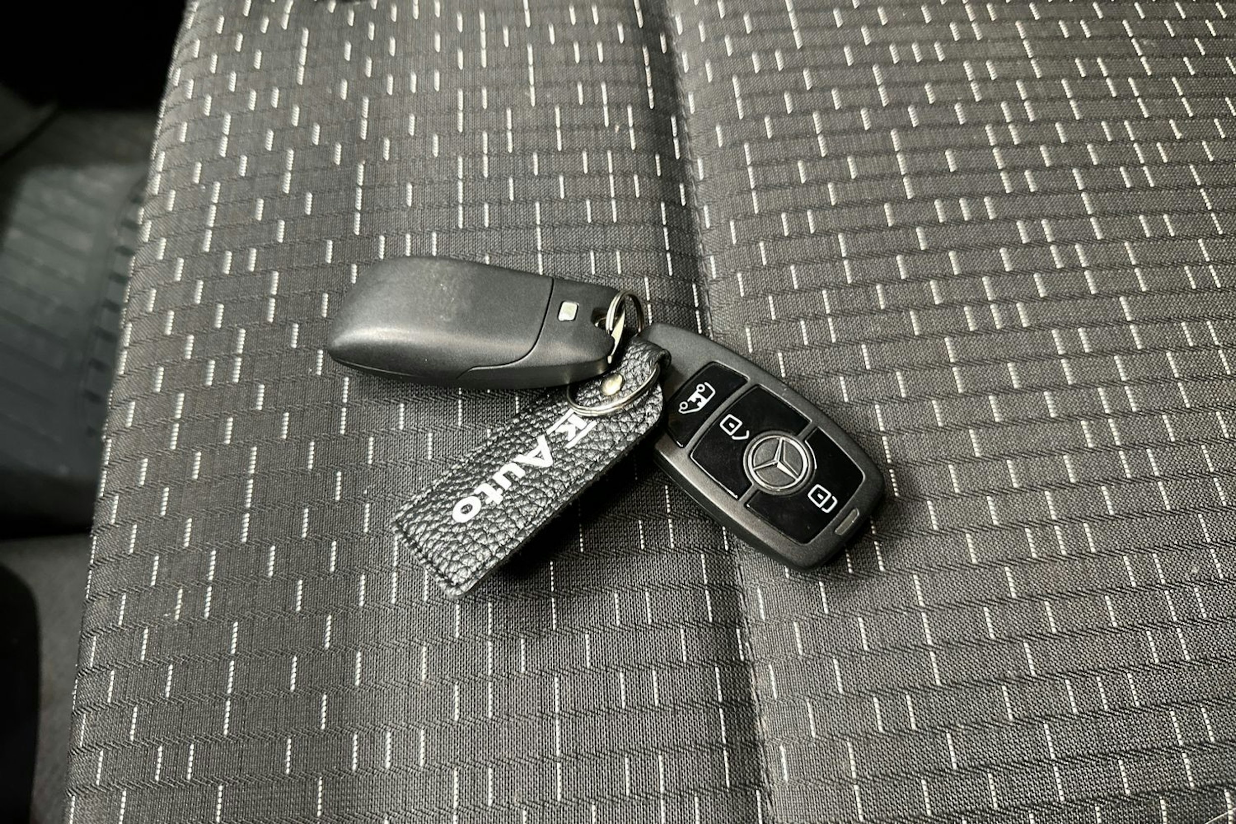 valkoinen Mercedes-Benz Vito 2025 kuva 22.