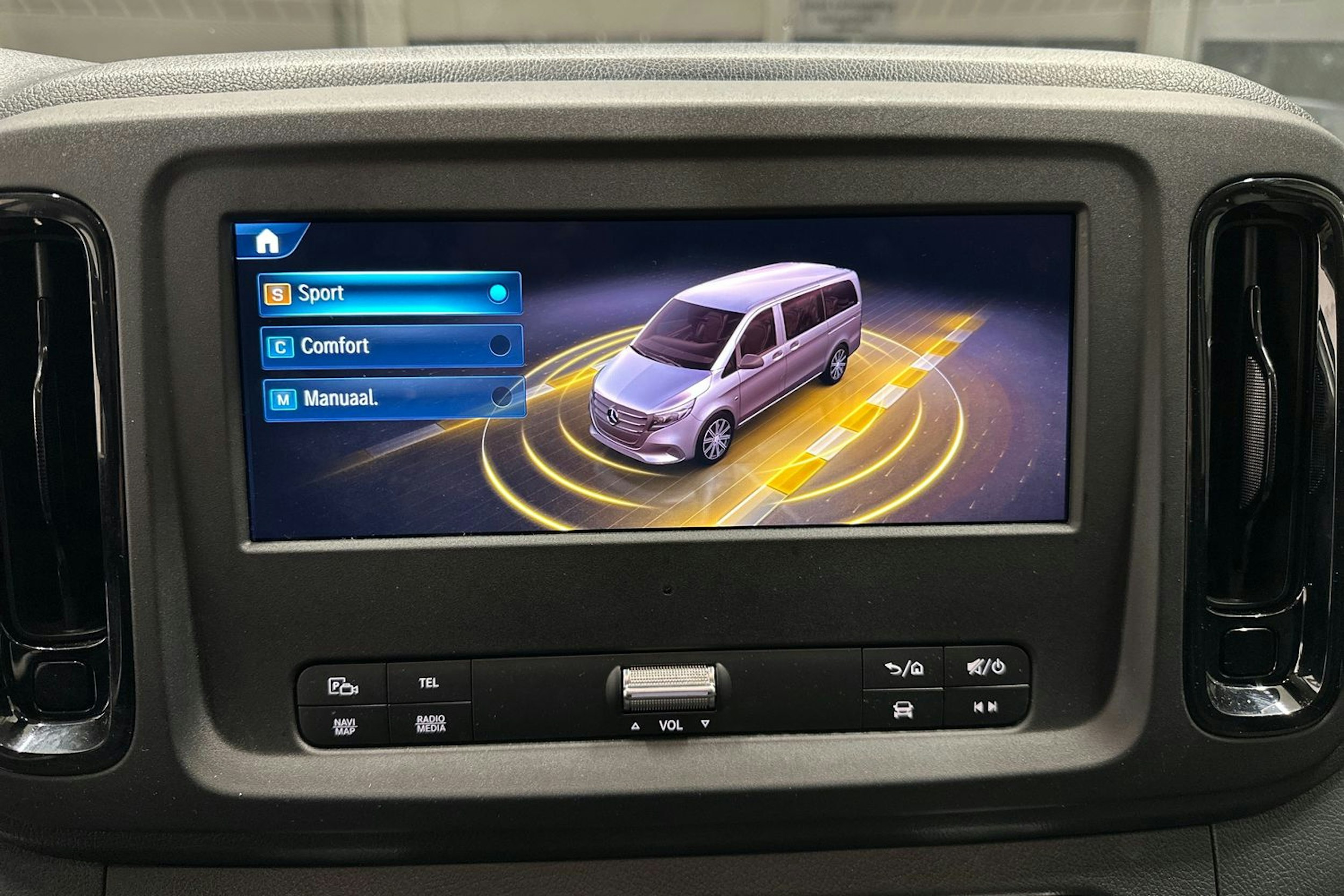 valkoinen Mercedes-Benz Vito 2025 kuva 23.