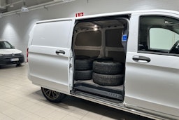 valkoinen Mercedes-Benz Vito 2025 kuva 25.