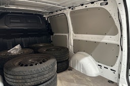 valkoinen Mercedes-Benz Vito 2025 kuva 30.