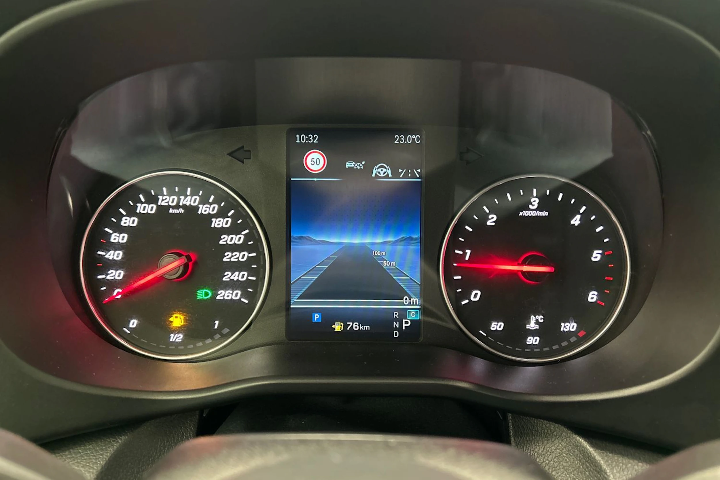 musta Mercedes-Benz Vito 2025 kuva 10.
