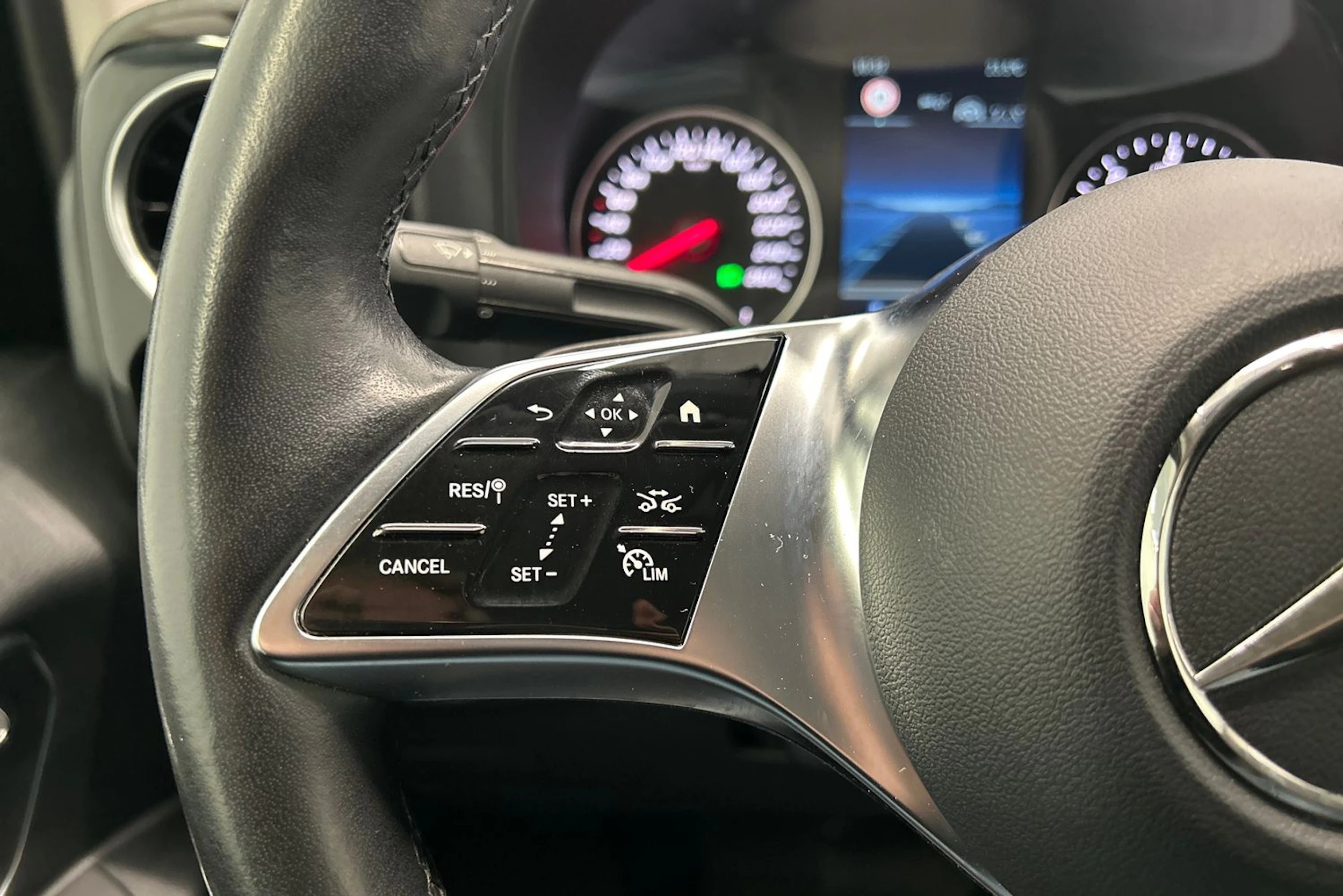 musta Mercedes-Benz Vito 2025 kuva 11.