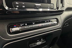 musta Mercedes-Benz Vito 2025 kuva 18.