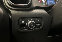 musta Mercedes-Benz Vito 2025 kuva 19.