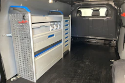 musta Mercedes-Benz Vito 2025 kuva 21.