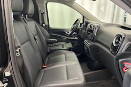 musta Mercedes-Benz Vito 2025 kuva 24.