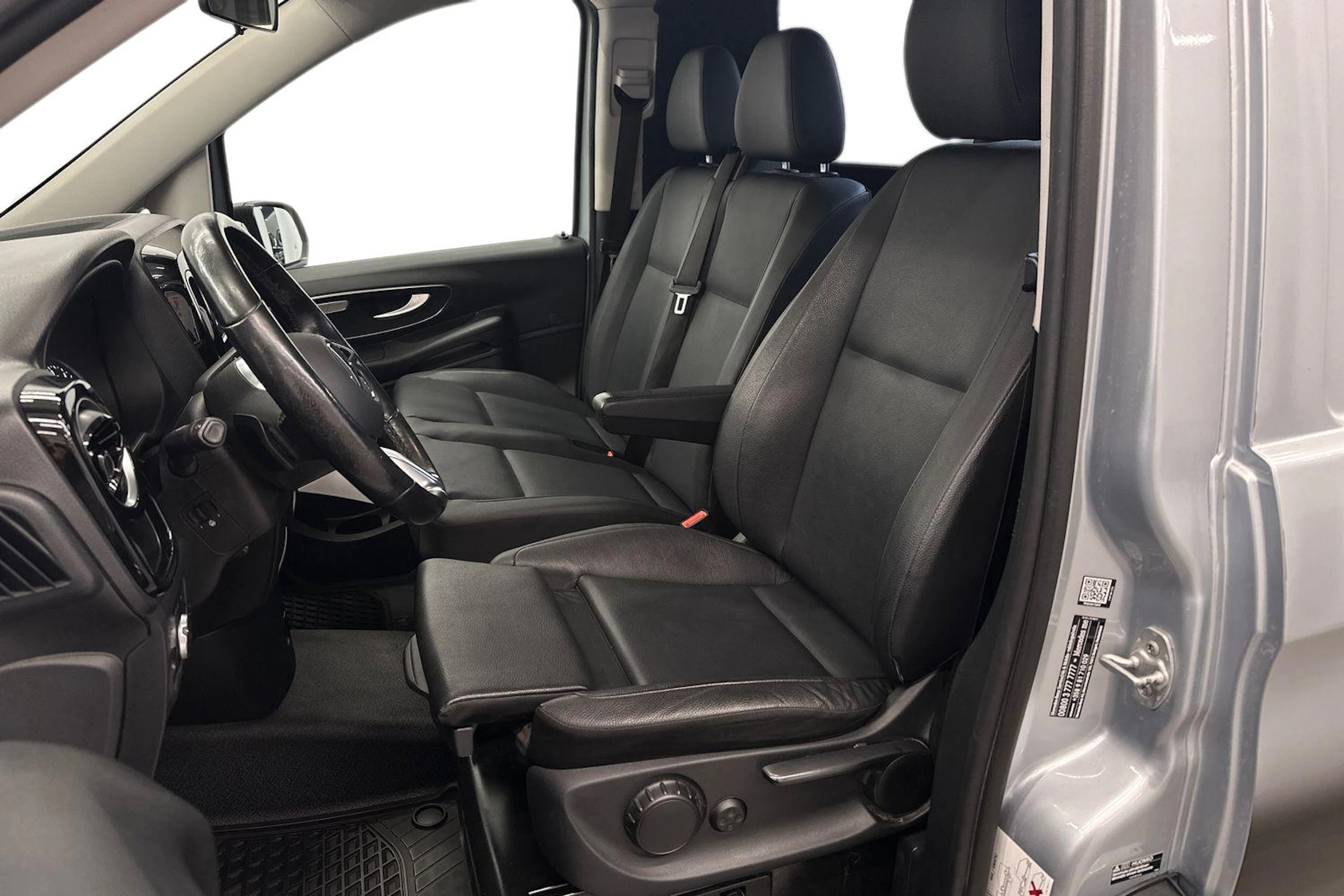 harmaa Mercedes-Benz Vito 2025 kuva 8.